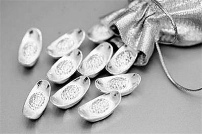 國際貴金屬七月普漲白銀期貨拔得頭籌